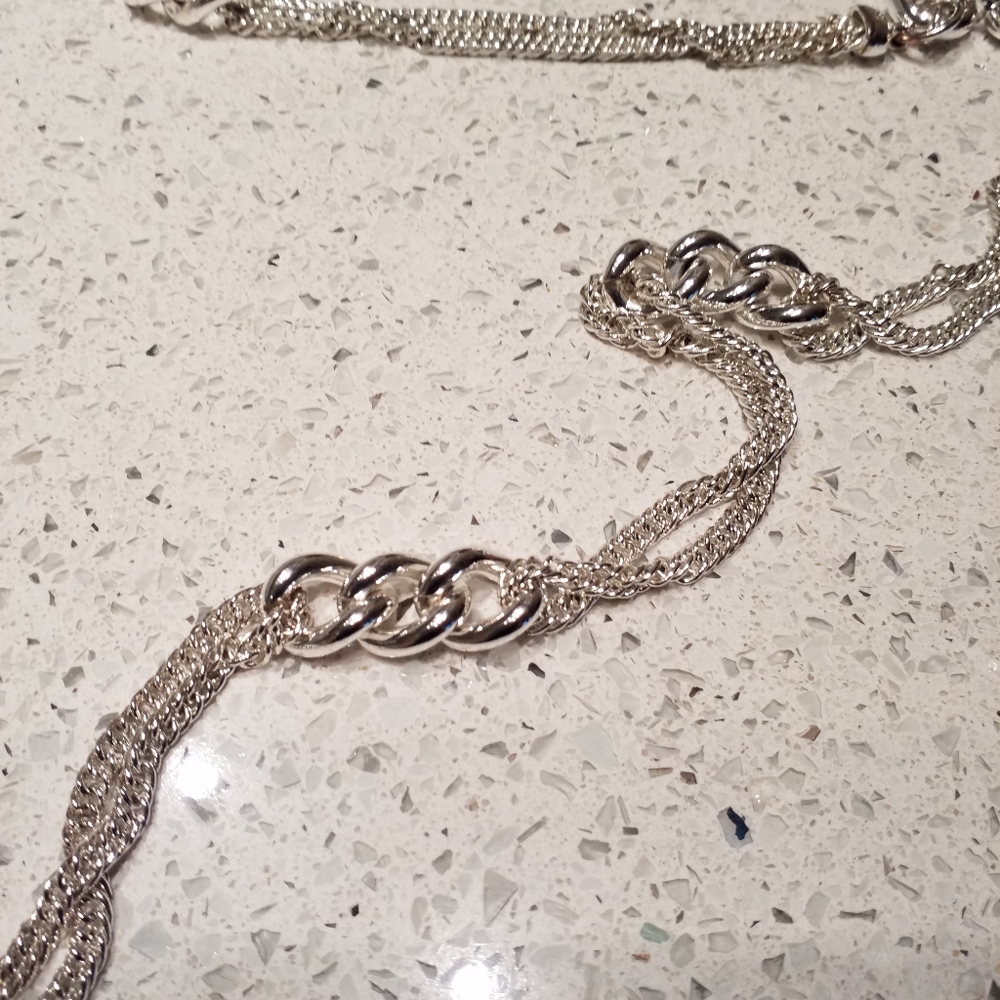 Silvertone necklace